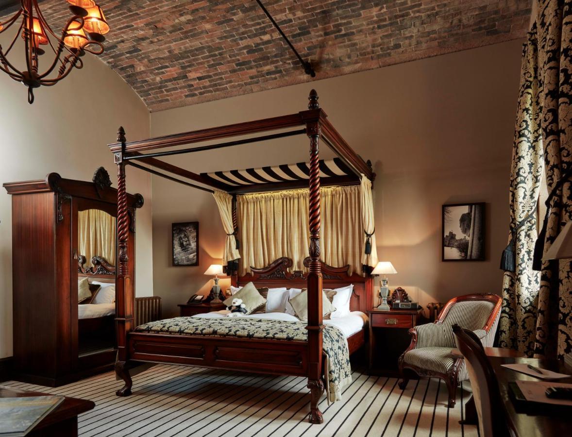 Peckforton Castle Tarporley Esterno foto