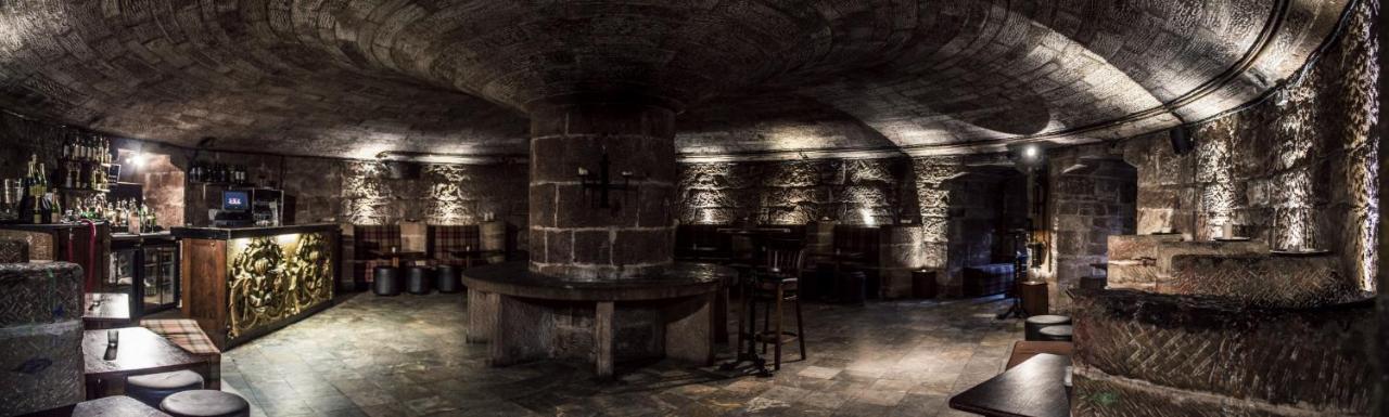Peckforton Castle Tarporley Esterno foto