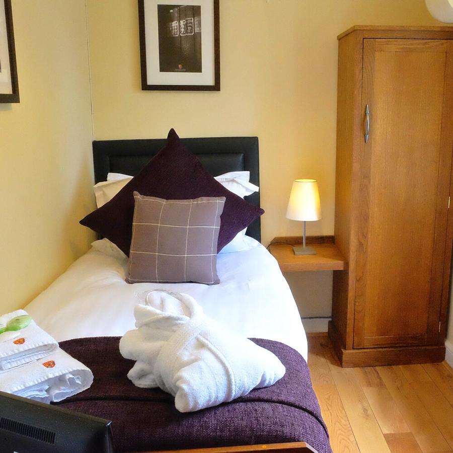 Peckforton Castle Tarporley Esterno foto