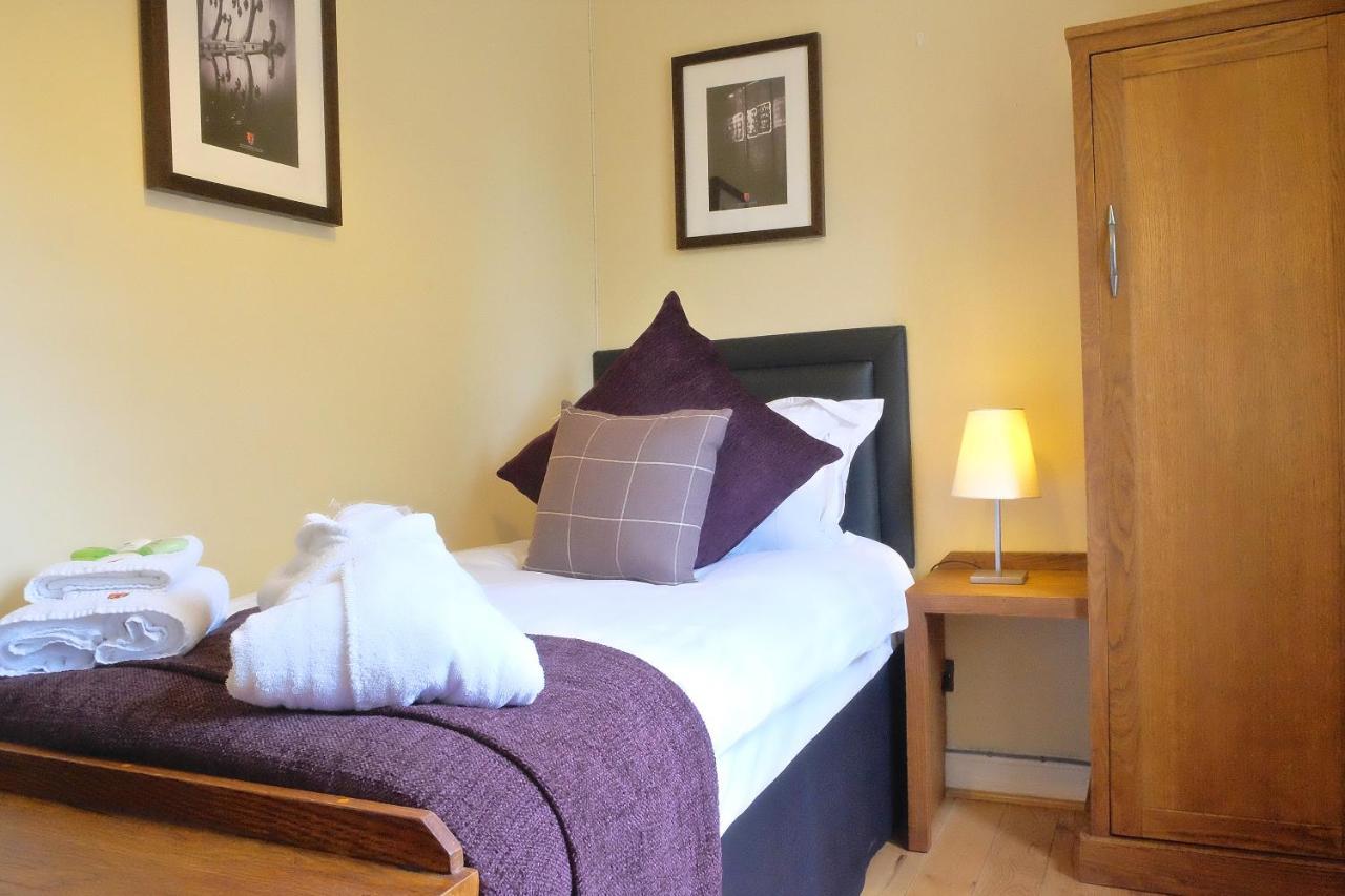 Peckforton Castle Tarporley Esterno foto
