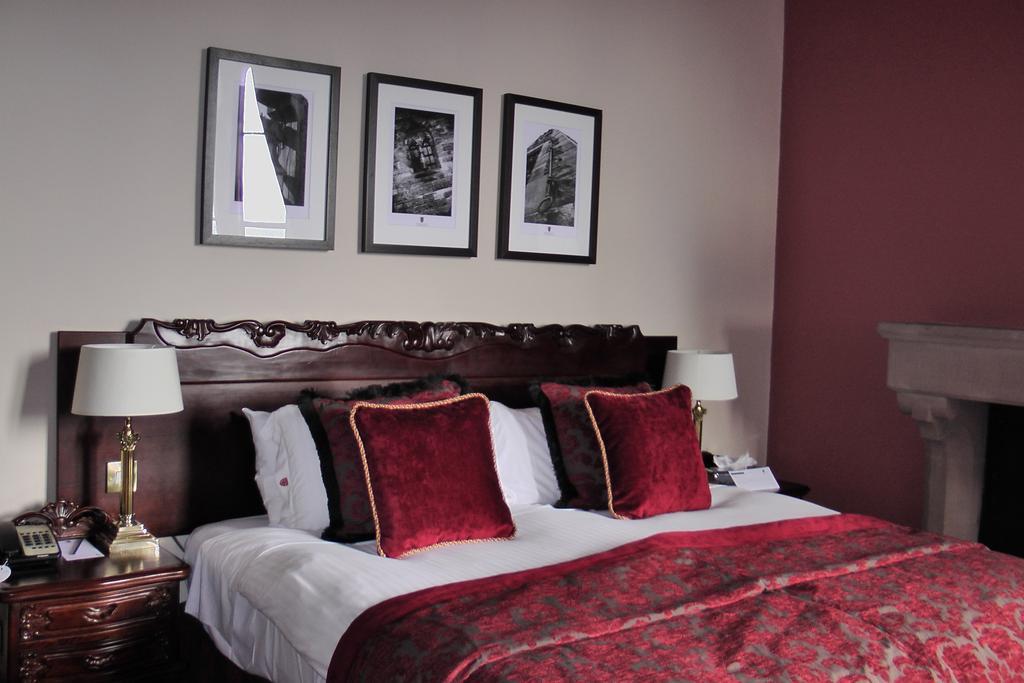 Peckforton Castle Tarporley Camera foto